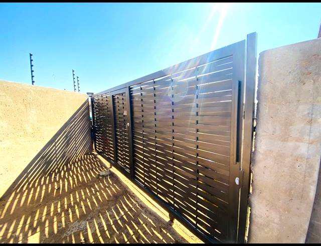 2 BEDROOM HOUSE FOR SALE IN SAVANNA CITY